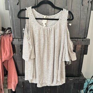 NWT cold shoulder top11/29